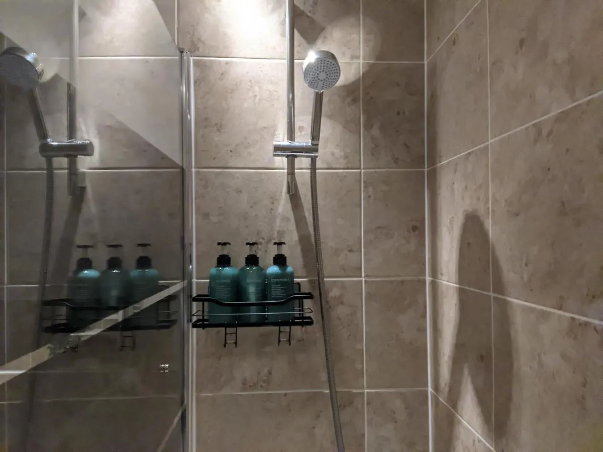 Stylish Peckham Apartment 10 Seconds From Station London United Kingdom