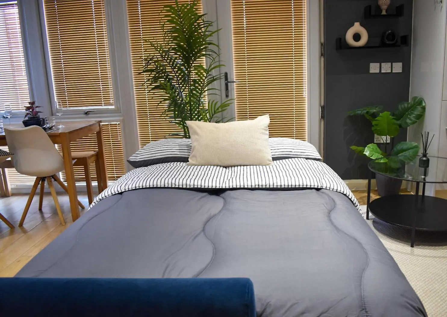 Stylish Peckham Apartment 10 Seconds From Station London